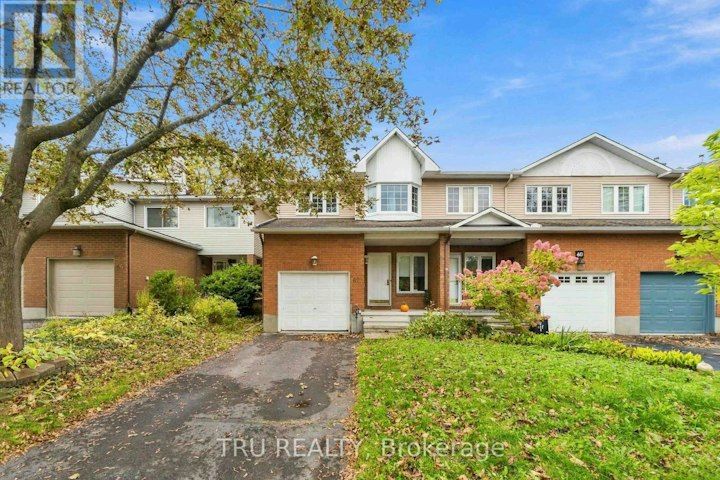 62 Hunter's Glen Crescent, Greenboro East, Ottawa