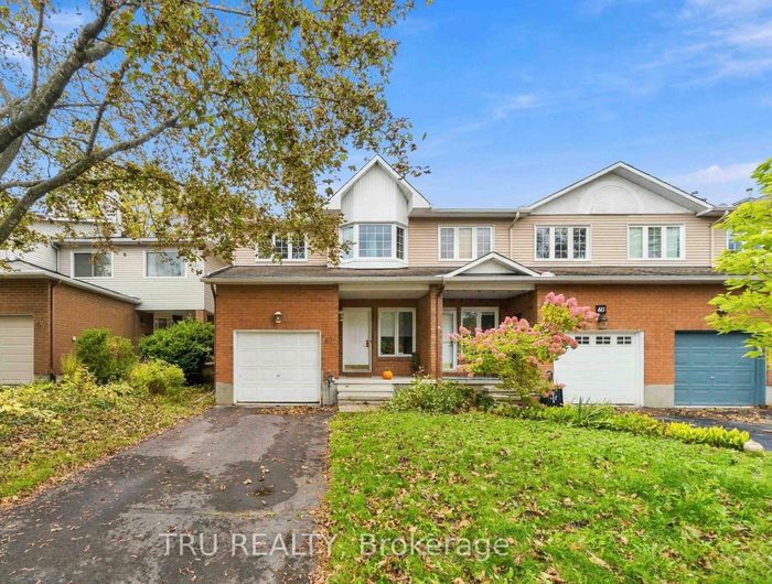 Front of an end-unit townhome on Hunter's Glen Crescent, Greenboro